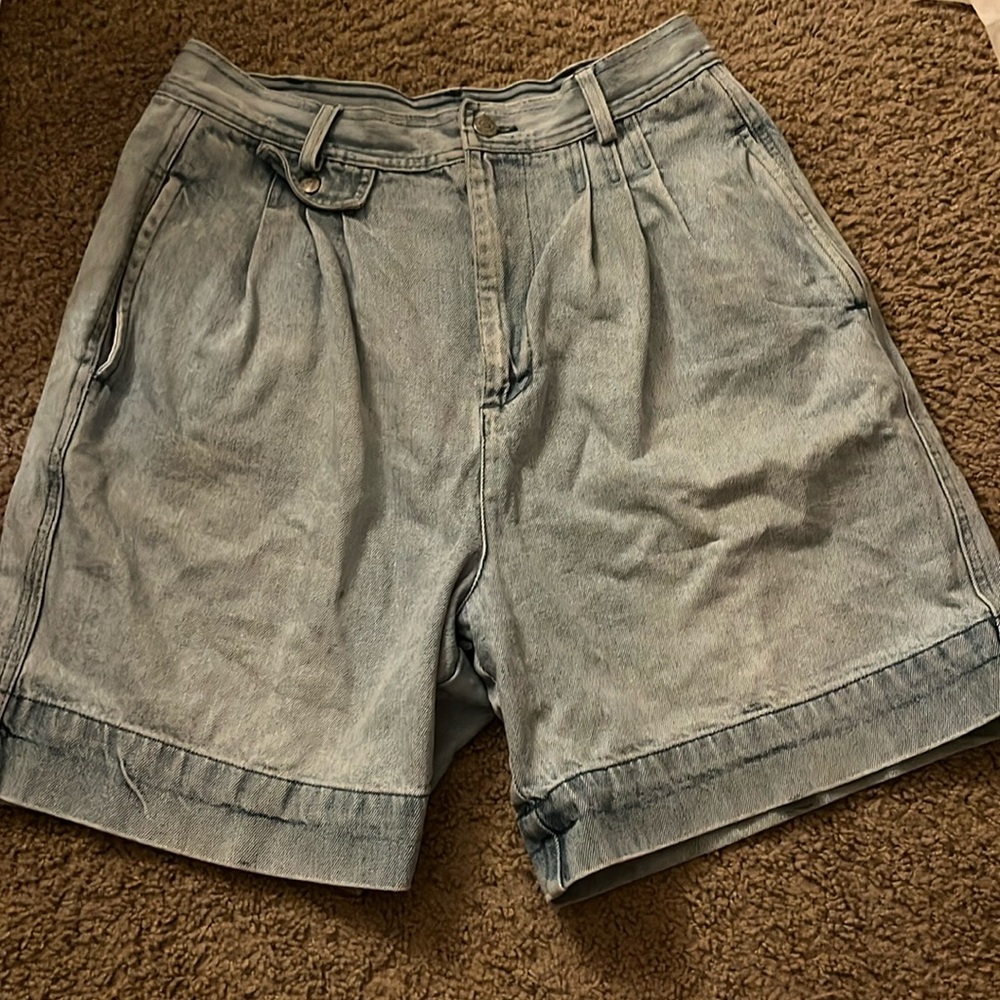 Vintage high waisted wide leg flowy shorts